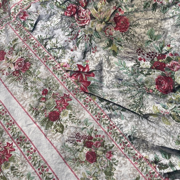 April Cornell Other - APRIL CORNELL Merry Antique Red Pink Holiday Tablecloth 64"round Christmas Flaw